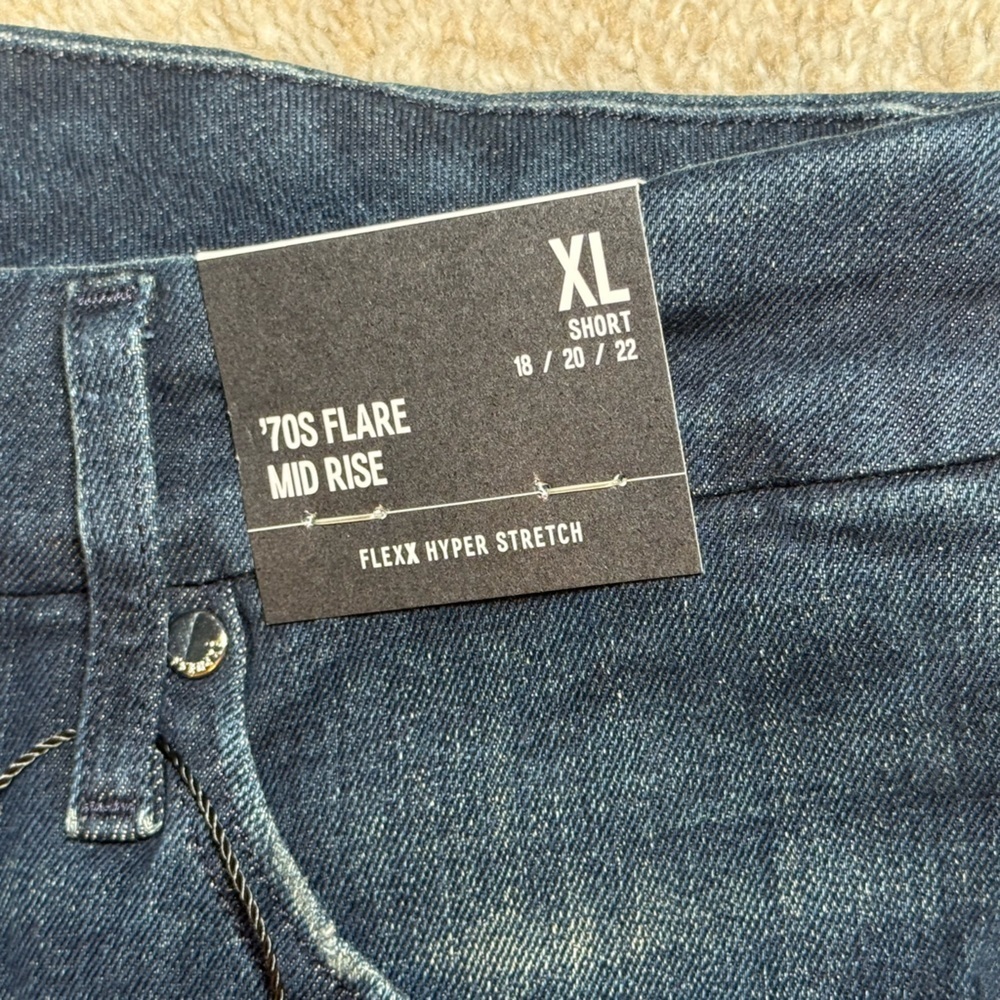 NWT Express Jeans Womens Blue 70s Flare Mid Rise Stretch Denim XL Short 38x31 - Picture 9 of 13